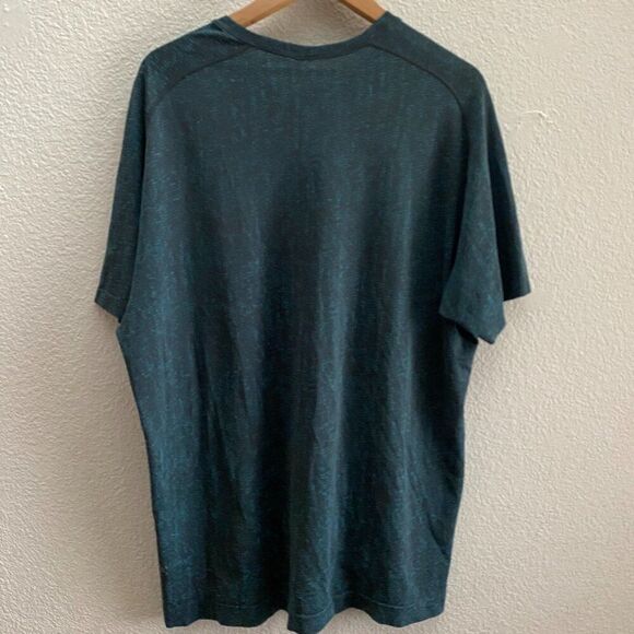 Lululemon x Peloton Short Sleeve T-Shirt Men's 2XL Green Gray Cycling Fitness - Picture 4 of 4